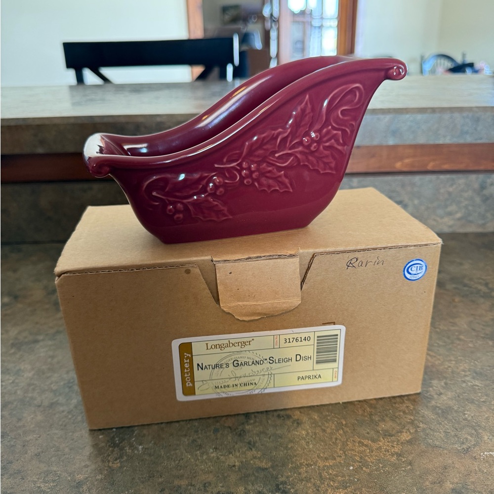 Longaberger Nature's Garland Sleigh Dish in Paprika - Picture 3 of 4